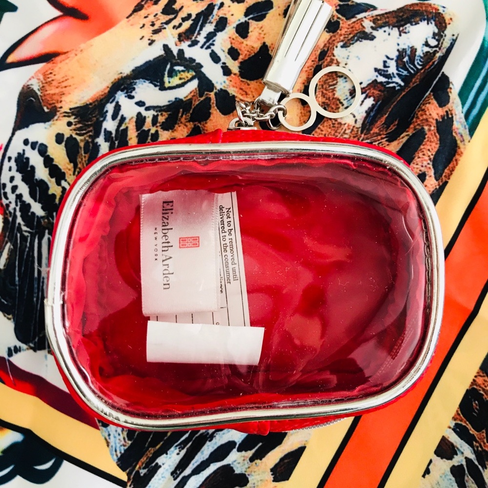 Beautiful New Little ELIZABETH ARDEN Cosmetic Bag